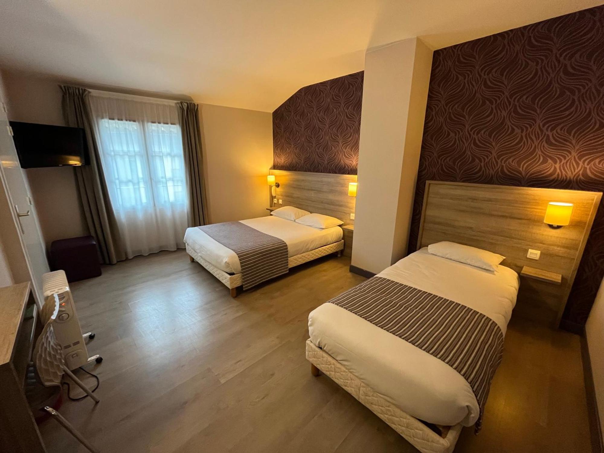 Logis Hotel Le Saint Georges Vivonne Eksteriør billede