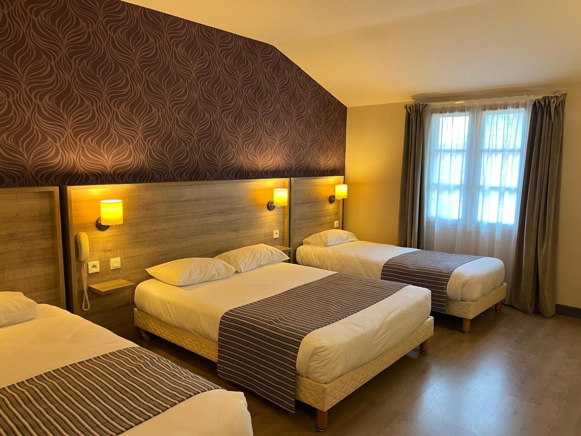 Logis Hotel Le Saint Georges Vivonne Eksteriør billede