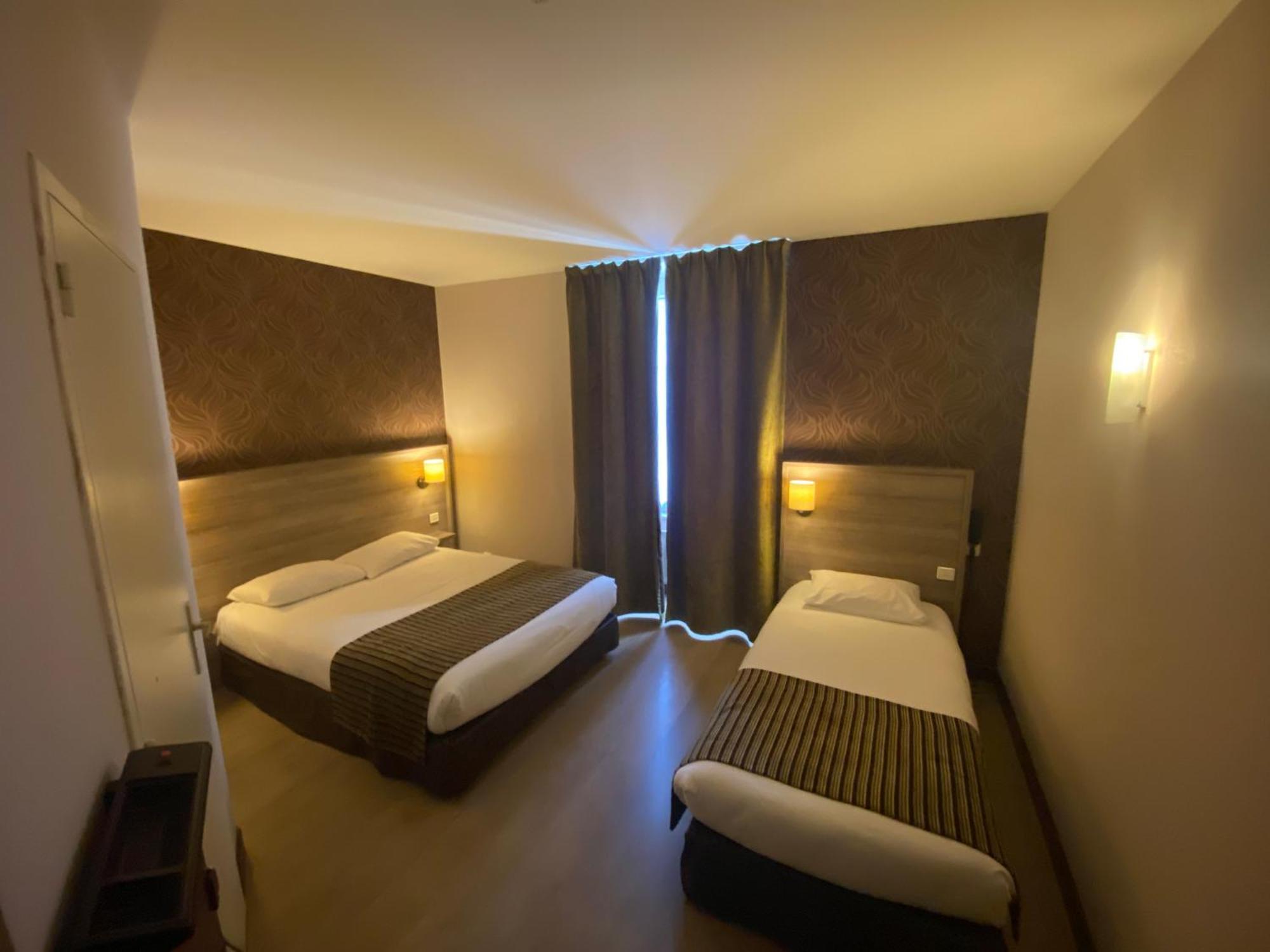 Logis Hotel Le Saint Georges Vivonne Værelse billede