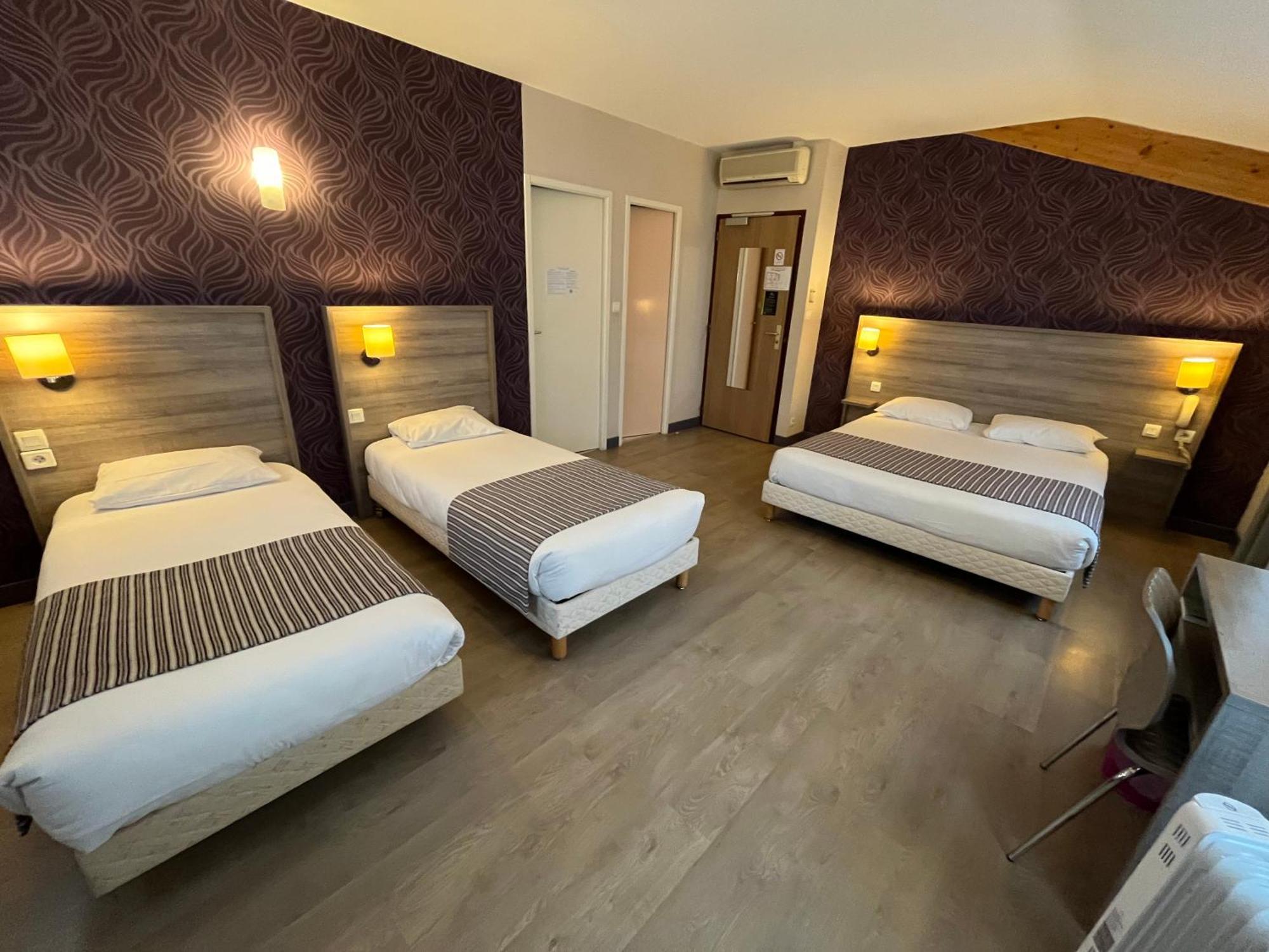 Logis Hotel Le Saint Georges Vivonne Eksteriør billede