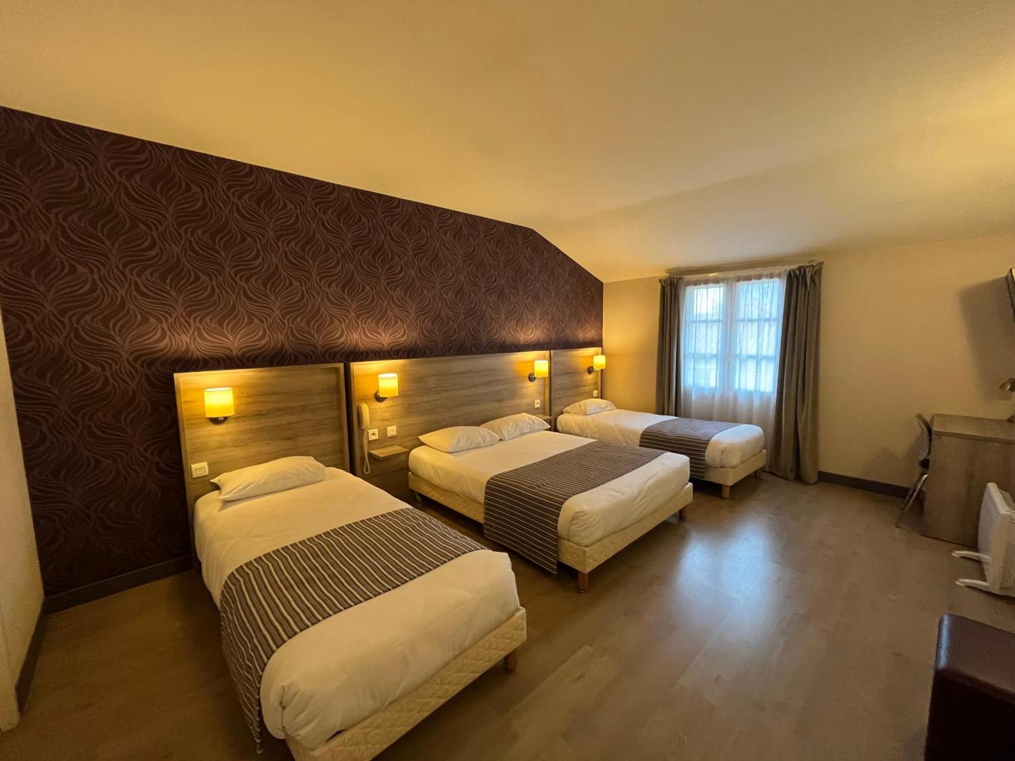 Logis Hotel Le Saint Georges Vivonne Eksteriør billede