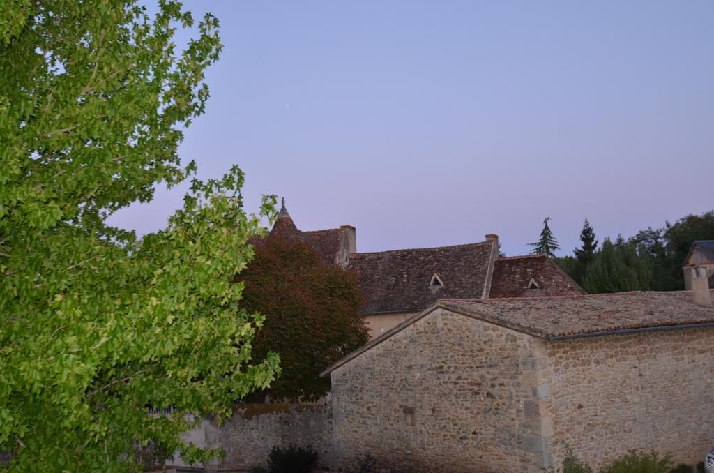 Logis Hotel Le Saint Georges Vivonne Eksteriør billede