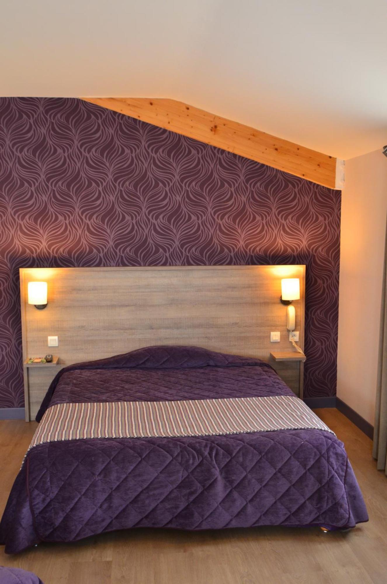 Logis Hotel Le Saint Georges Vivonne Eksteriør billede