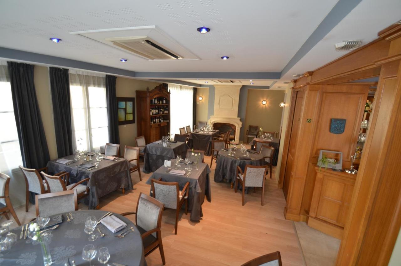 Logis Hotel Le Saint Georges Vivonne Eksteriør billede